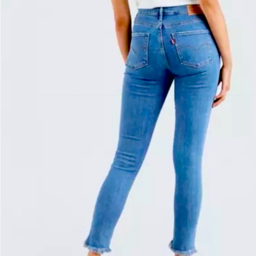 Levi's 721 size 30 Light Blue Women's High Rise Skinny Jeans